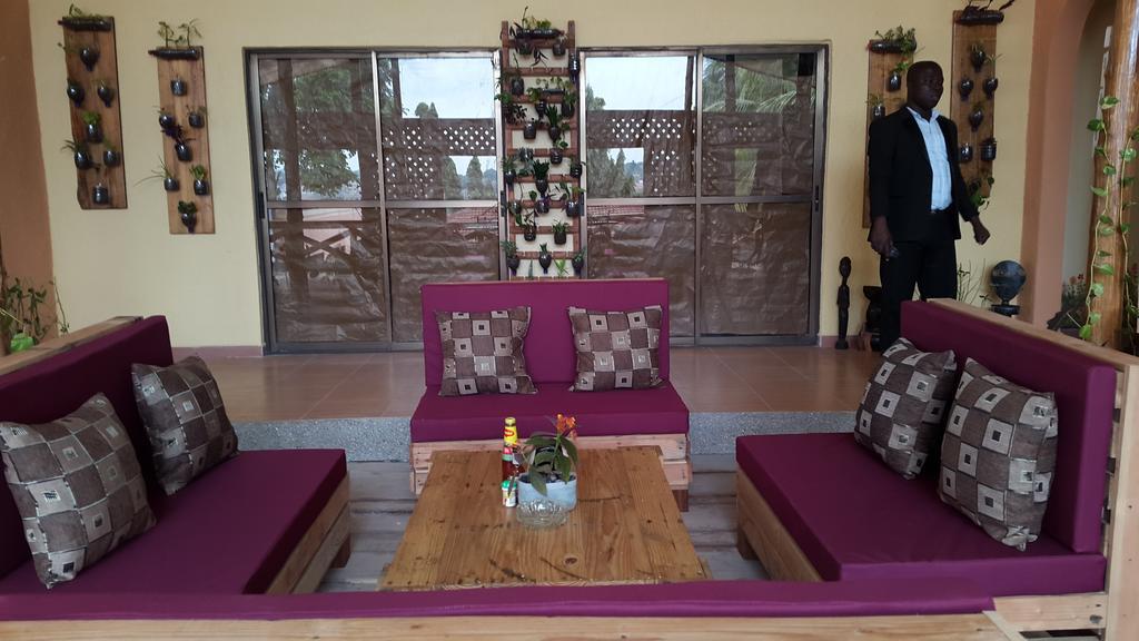 Sir Max Hotel Kumasi Exterior photo