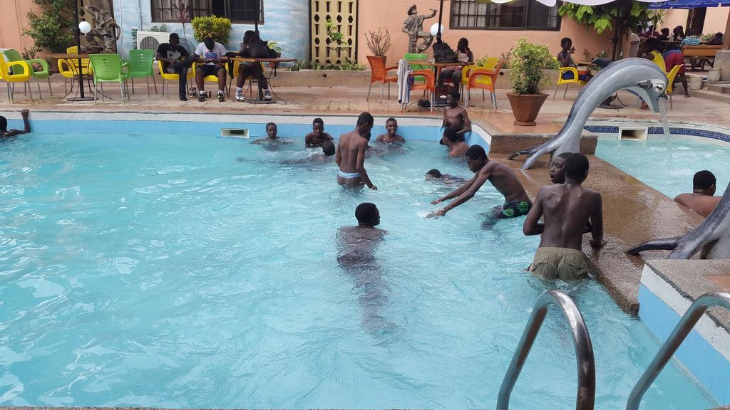 Sir Max Hotel Kumasi Exterior photo