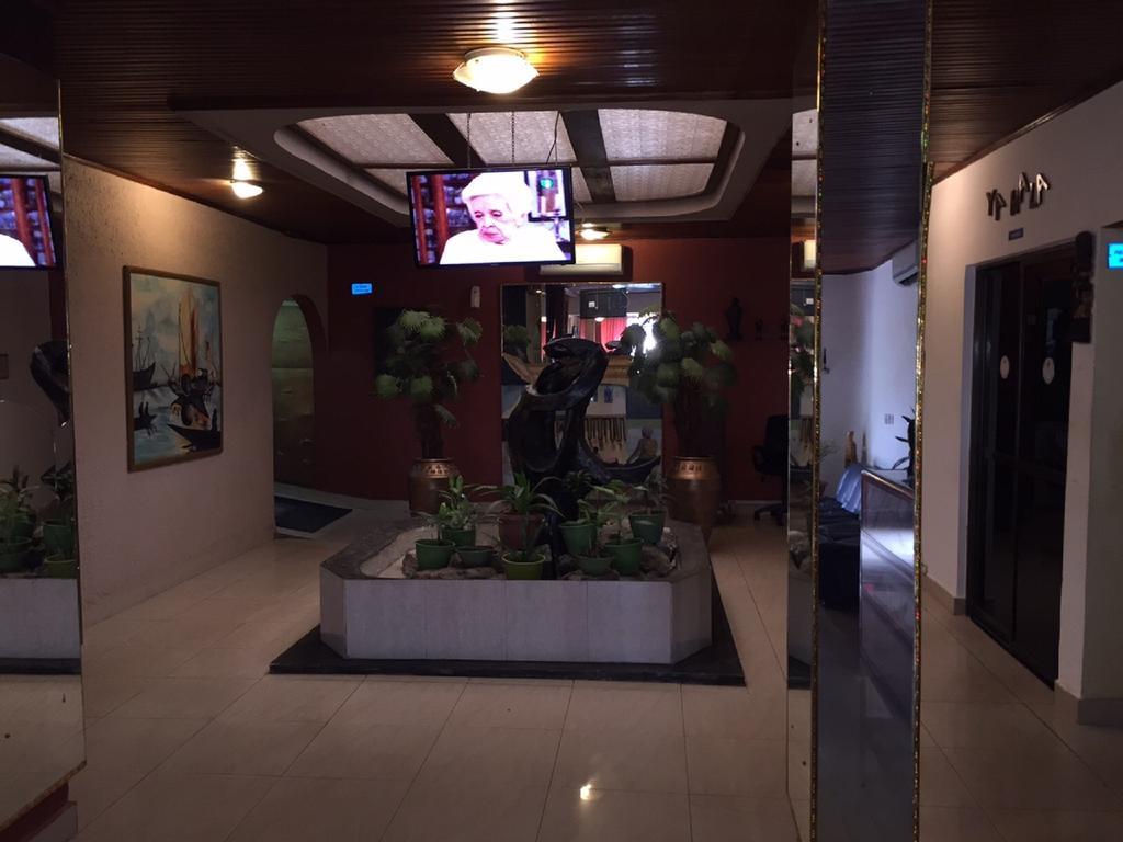 Sir Max Hotel Kumasi Exterior photo